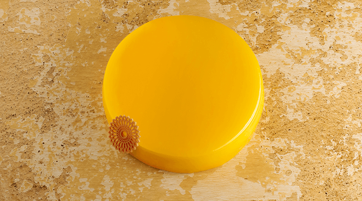color torte yellow