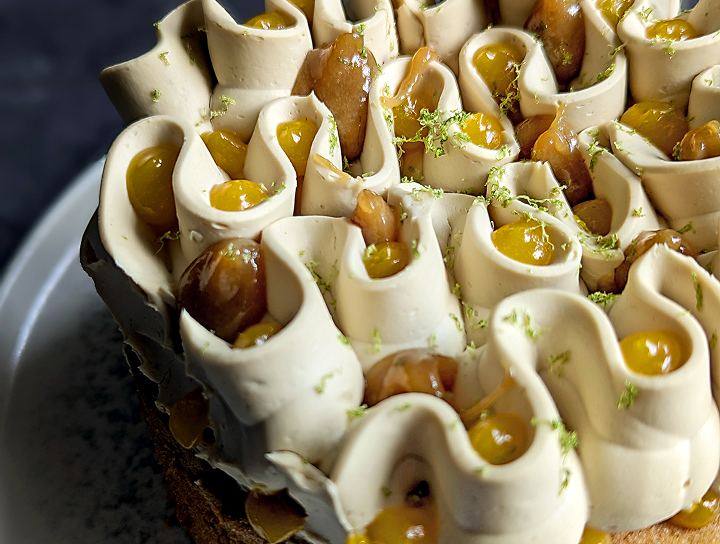 Banana-caramel with mango and espresso