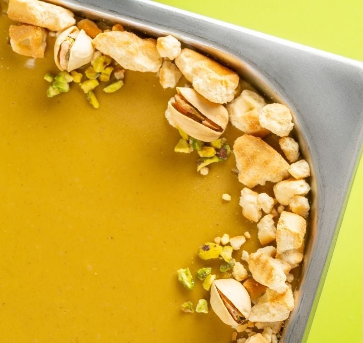 vascahetta gelato al frollino vegano con variegato al pistacchio vegano 