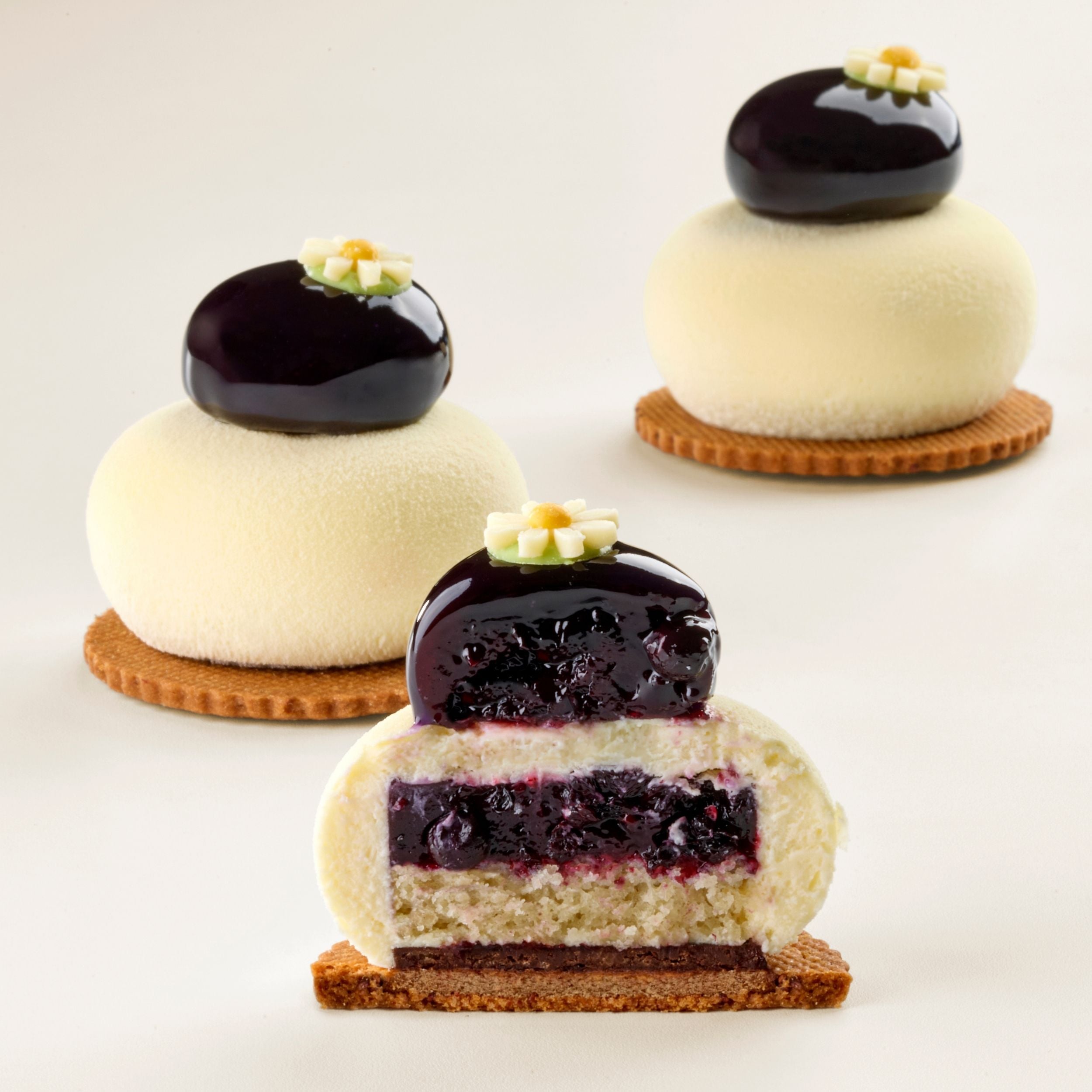 monoporzione Viola con fruttidor mora di gelso, cassis e sambuco