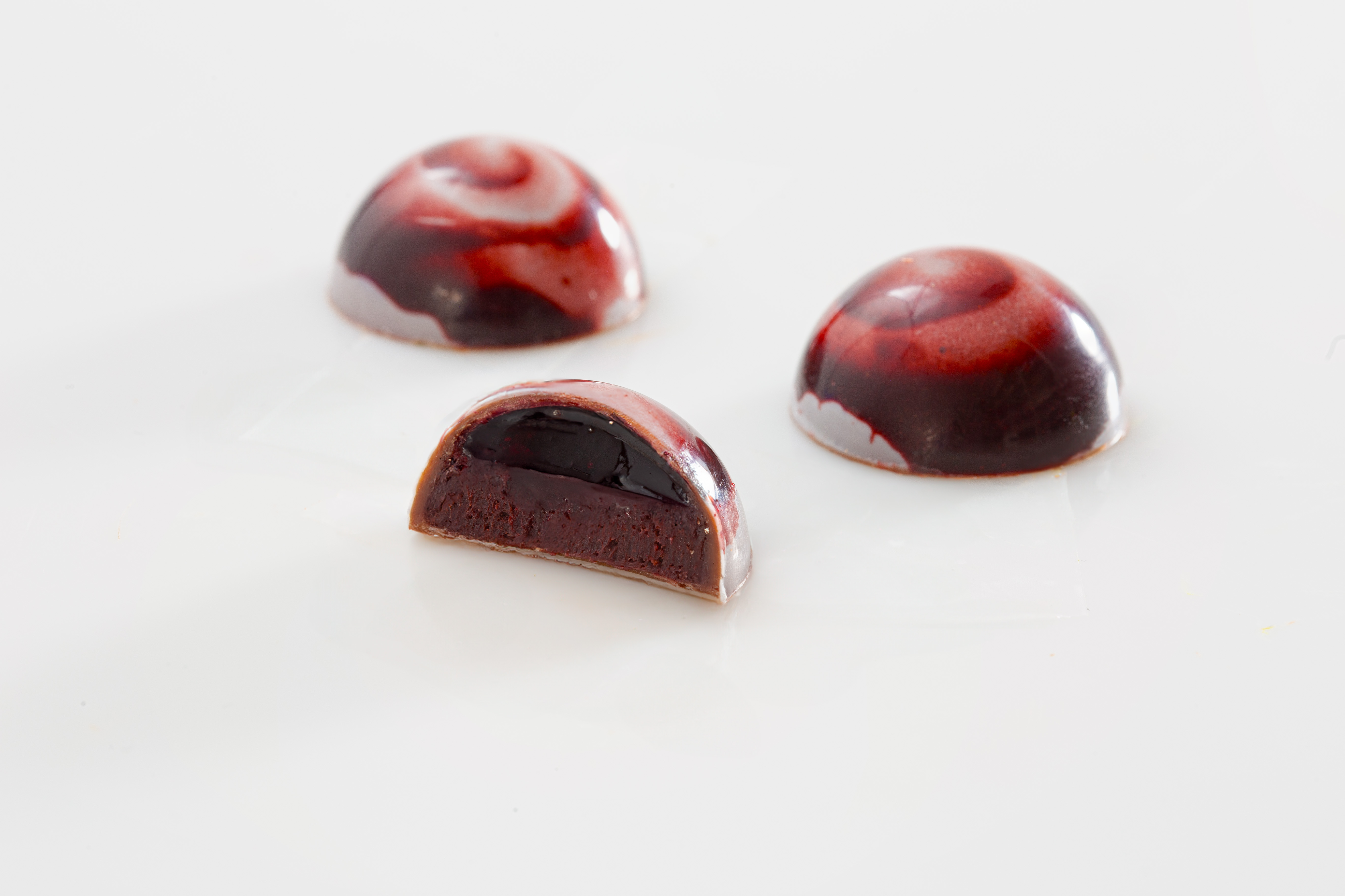 PRALINA CIOCCOLATO E CASSIS