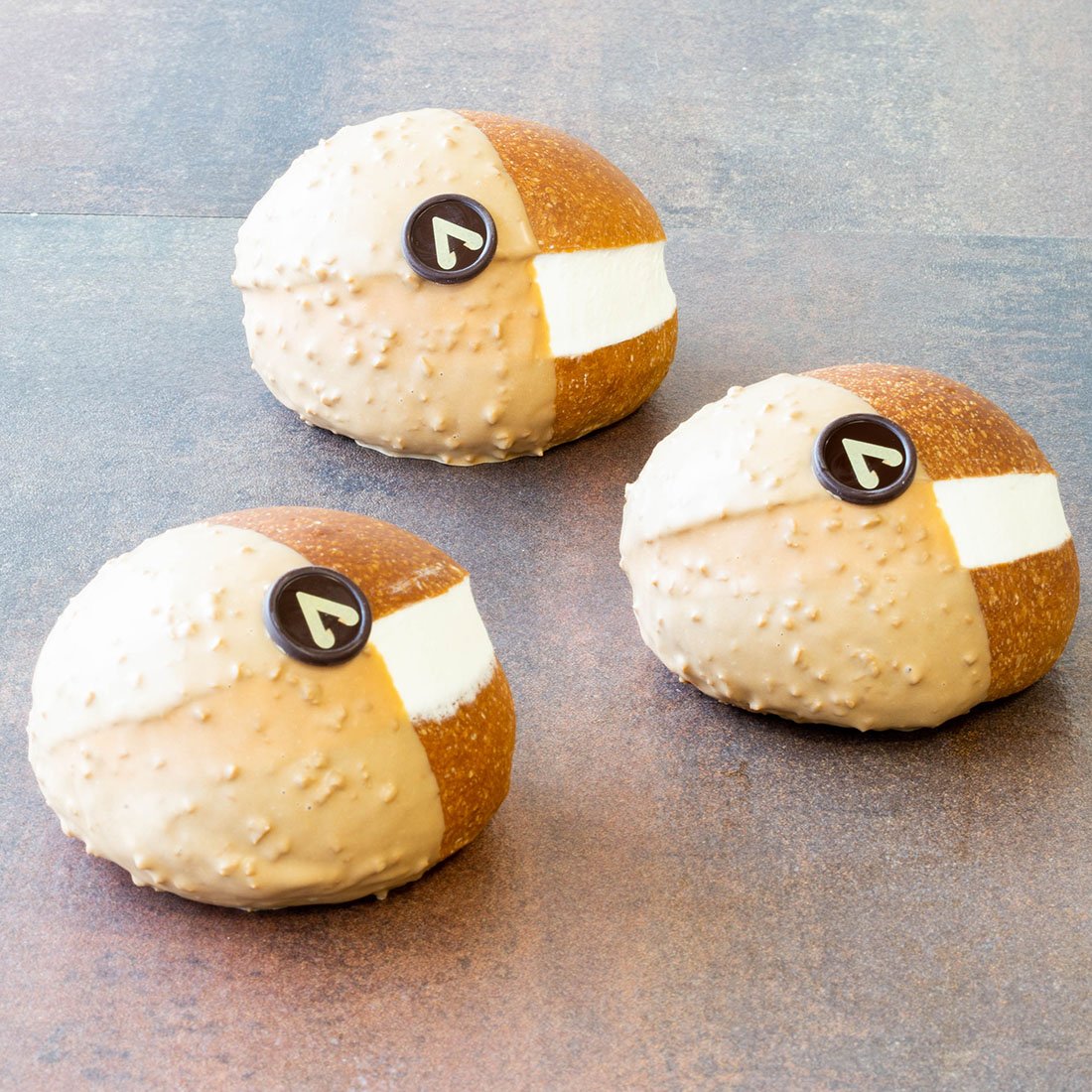 MARITOZZO AL CARAMELLO CRUMBLE