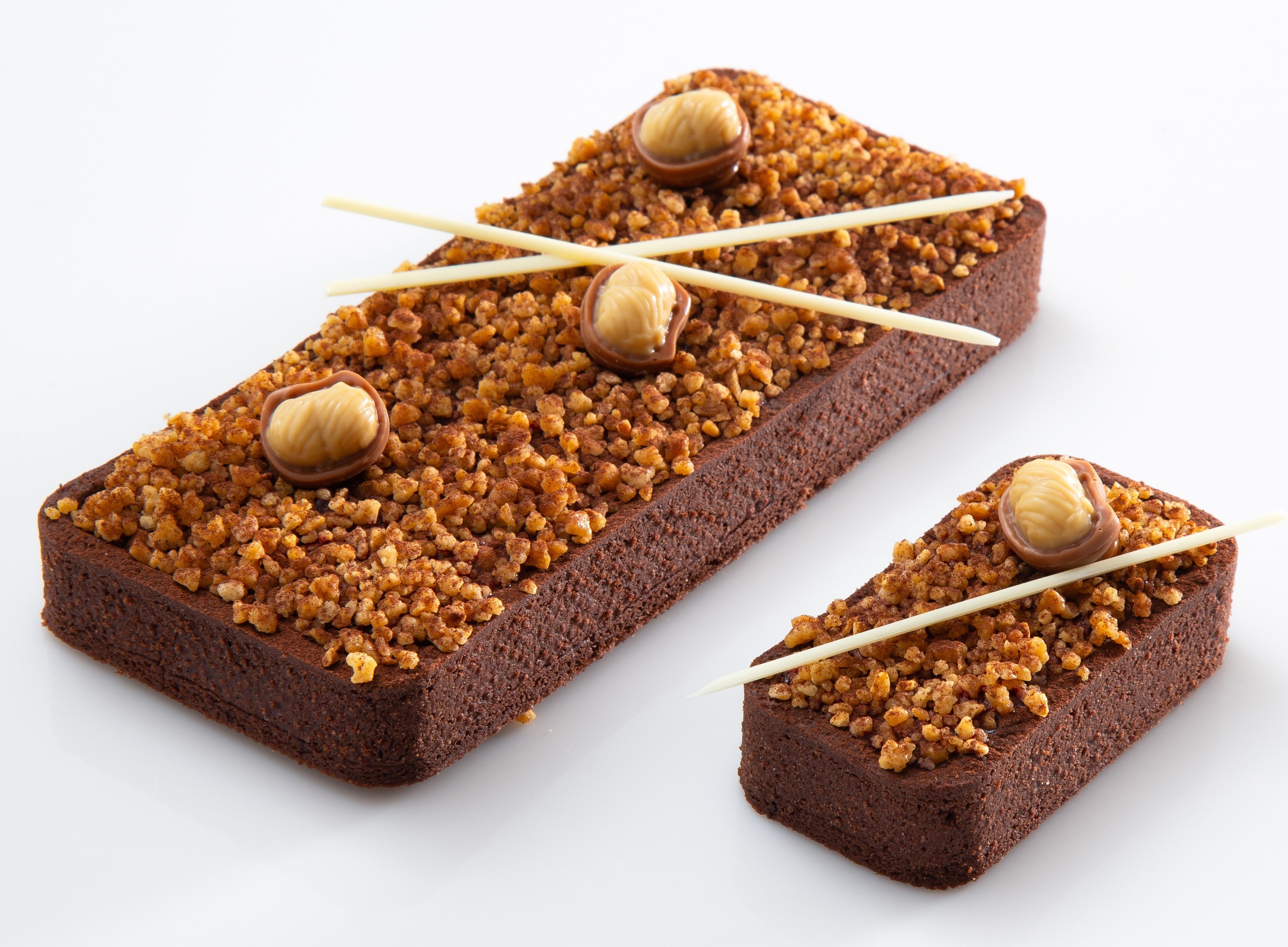 BARRETTA AL MIRTILLO E NOCCIOLE