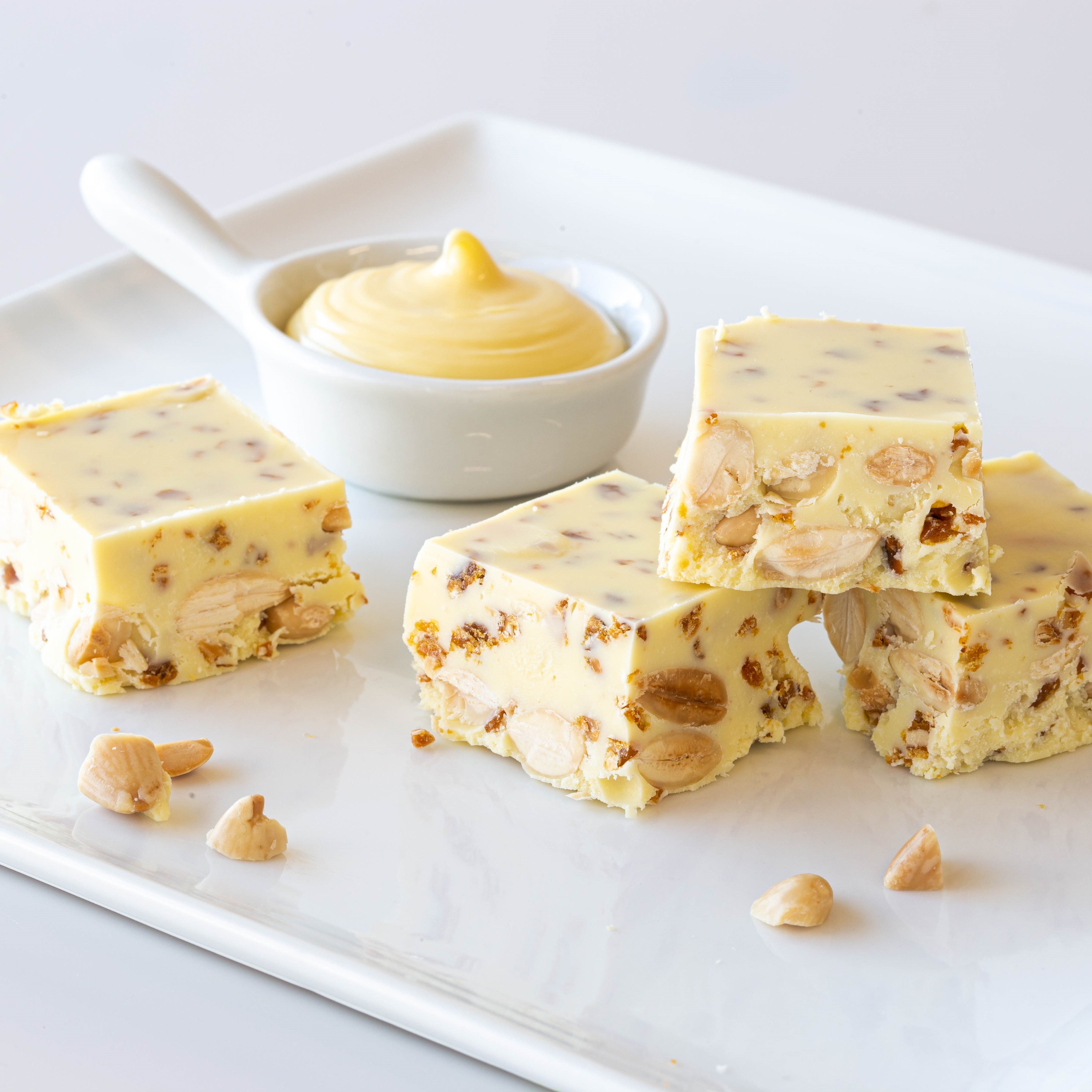 TORRONE MORBIDO AL CIOCCOLATO E MANDORLE