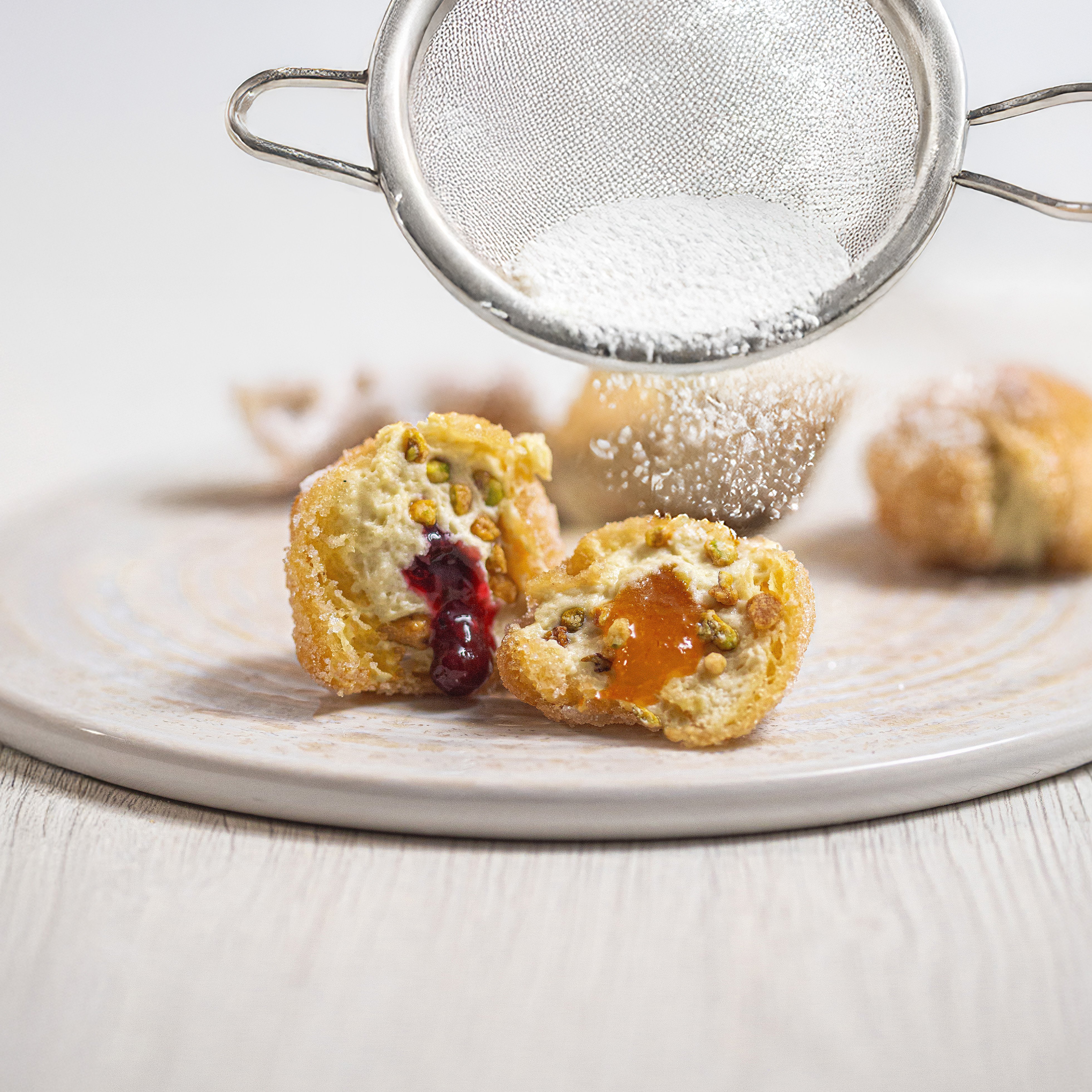 FRITTELLE DI CARNEVALE PISTACCHIO E FRUTTA