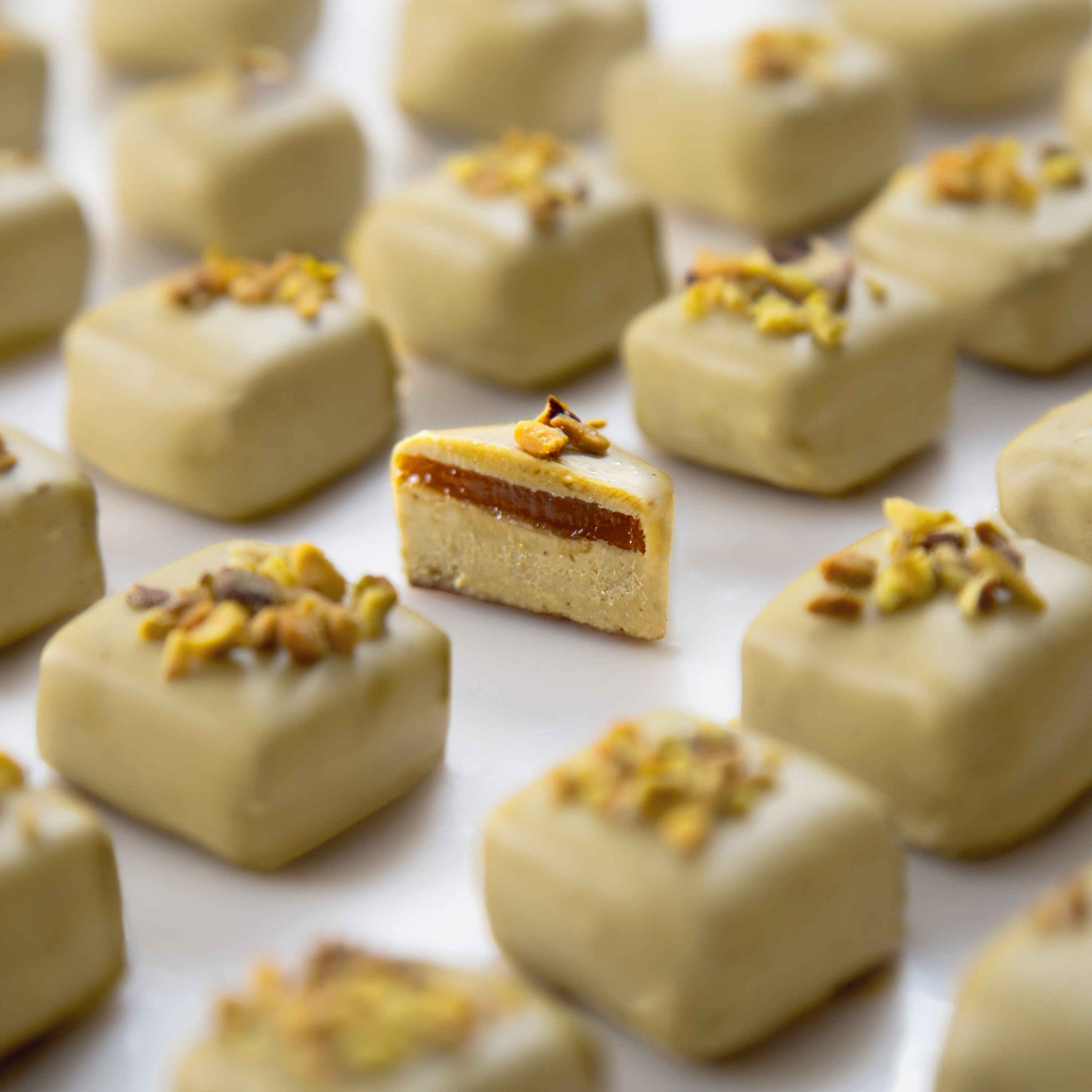 PRALINA PASSION FRUIT E CREMINO AL PISTACCHIO