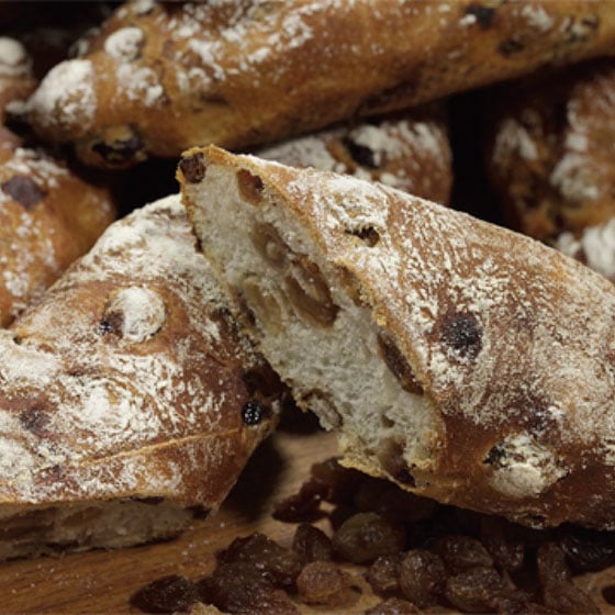 PANE AL LATTE CON UVETTA SULTANINA