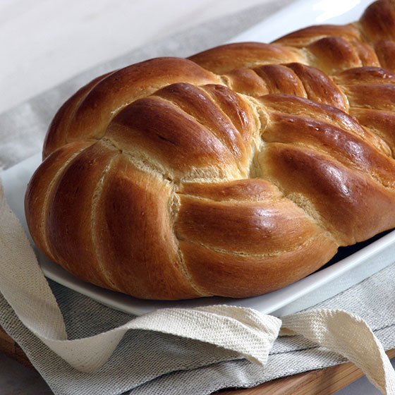 TRECCE AL LATTE, BURRO E UOVA