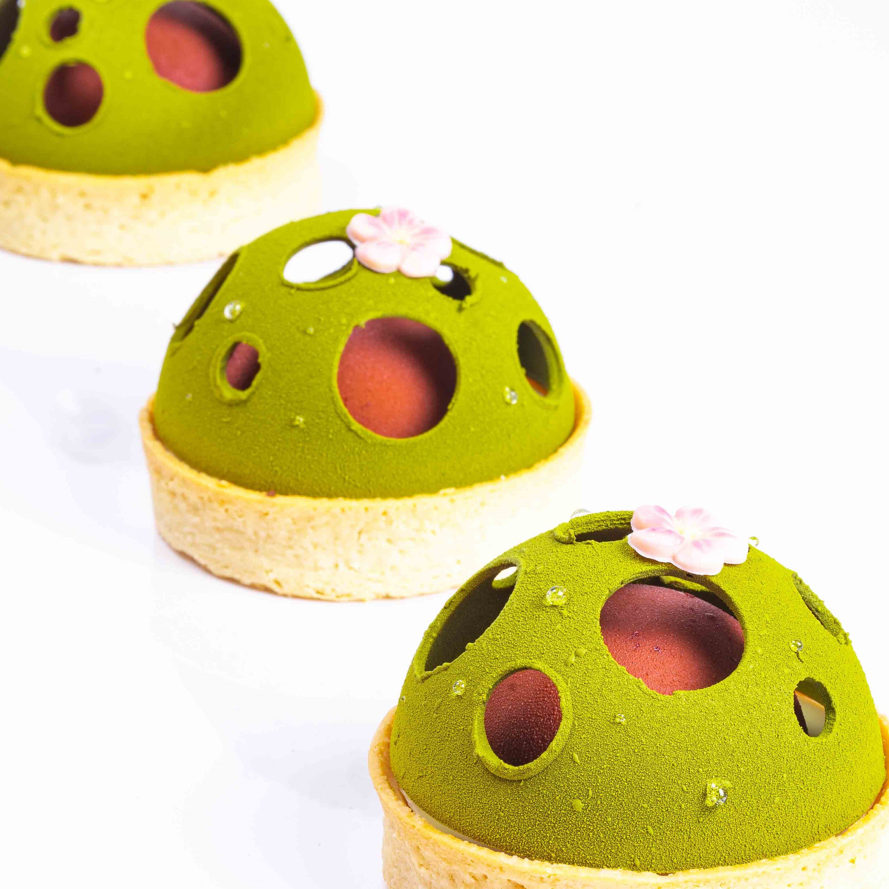 PETIT GATEAUX: PRINCESS CAKE