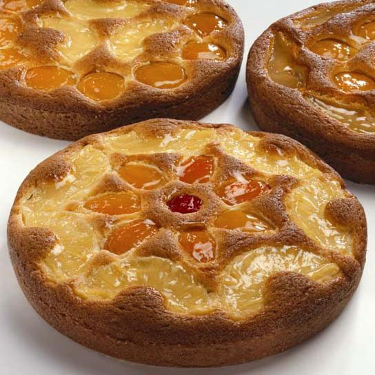 TORTA ALLO YOGURT CON FRUTTA SCIROPPATA