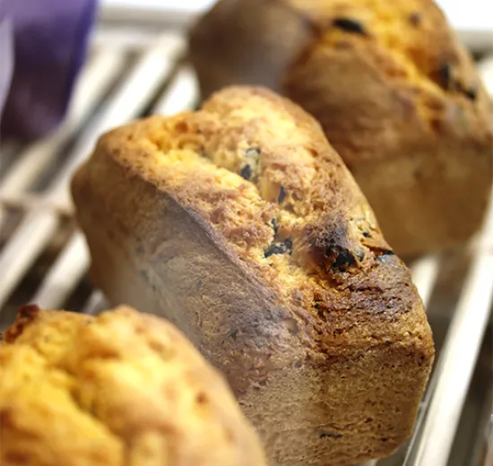 GLUTEN FREE PLUM CAKE WITH CHOCOLATE