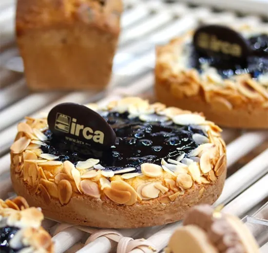 GLUTEN-FREE SOFT CAKE WITH FRUITS