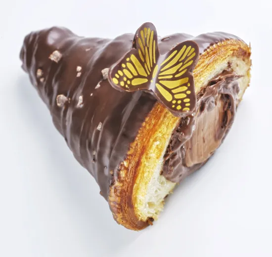CROISSANT WITH CRUNCHY FILLING - Chocolate