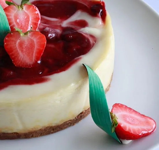 FRUIT MARBLED AMERICAN CHEESECAKE