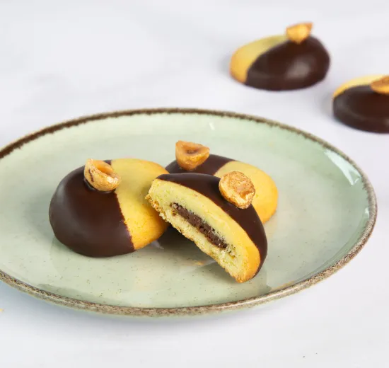 gianduia filled biscuits