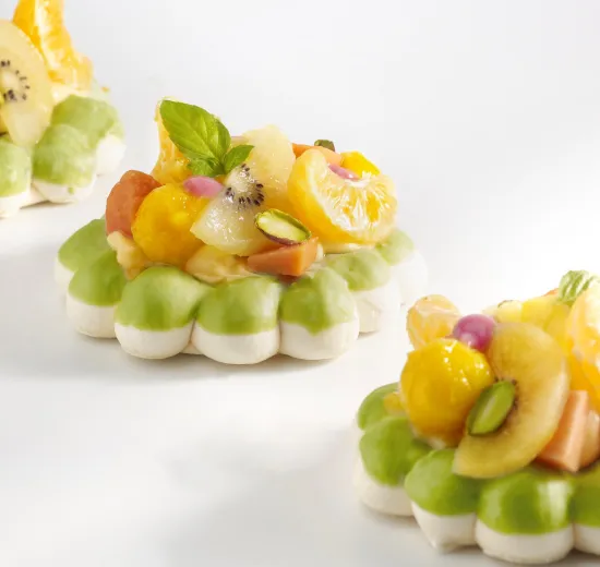 EXOTIC FRUITS & PISTACHIO MERINGUE TART 