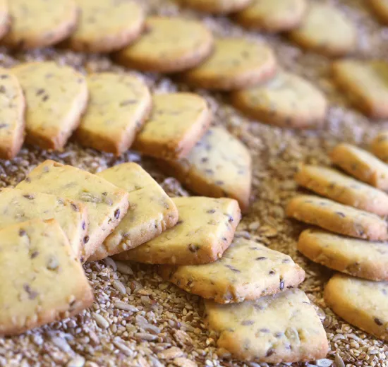 Multi-seed and multi-cereal biscuits