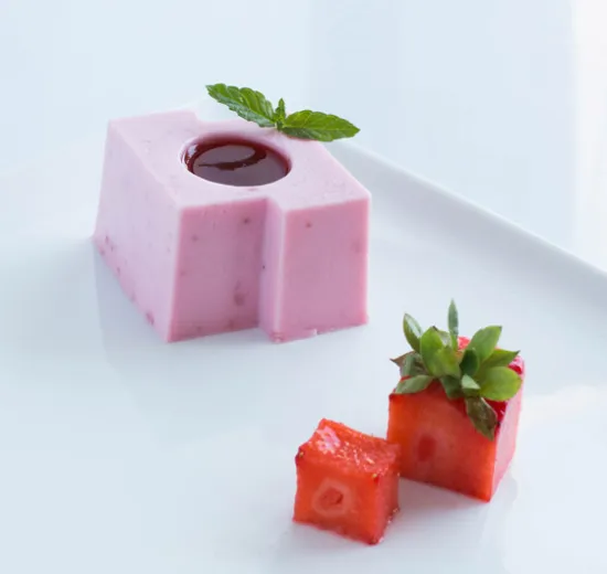 STRAWBERRY PANNA COTTA
